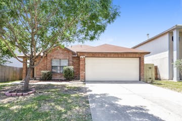 8027 Chestnut Cape Dr Converse, TX 78109